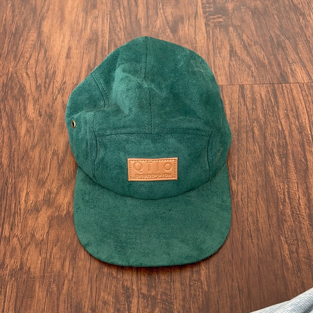 Qilo NYC Mens Green Suede Leather Cap Hat